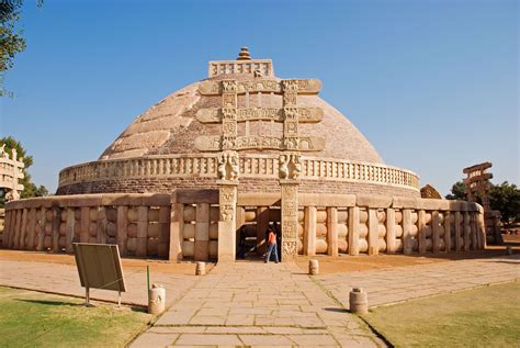 The Great Stupa at Sanchi: EnMonumental Buddhist Architecture and Symbol of Emperor Ashoka's Compassion